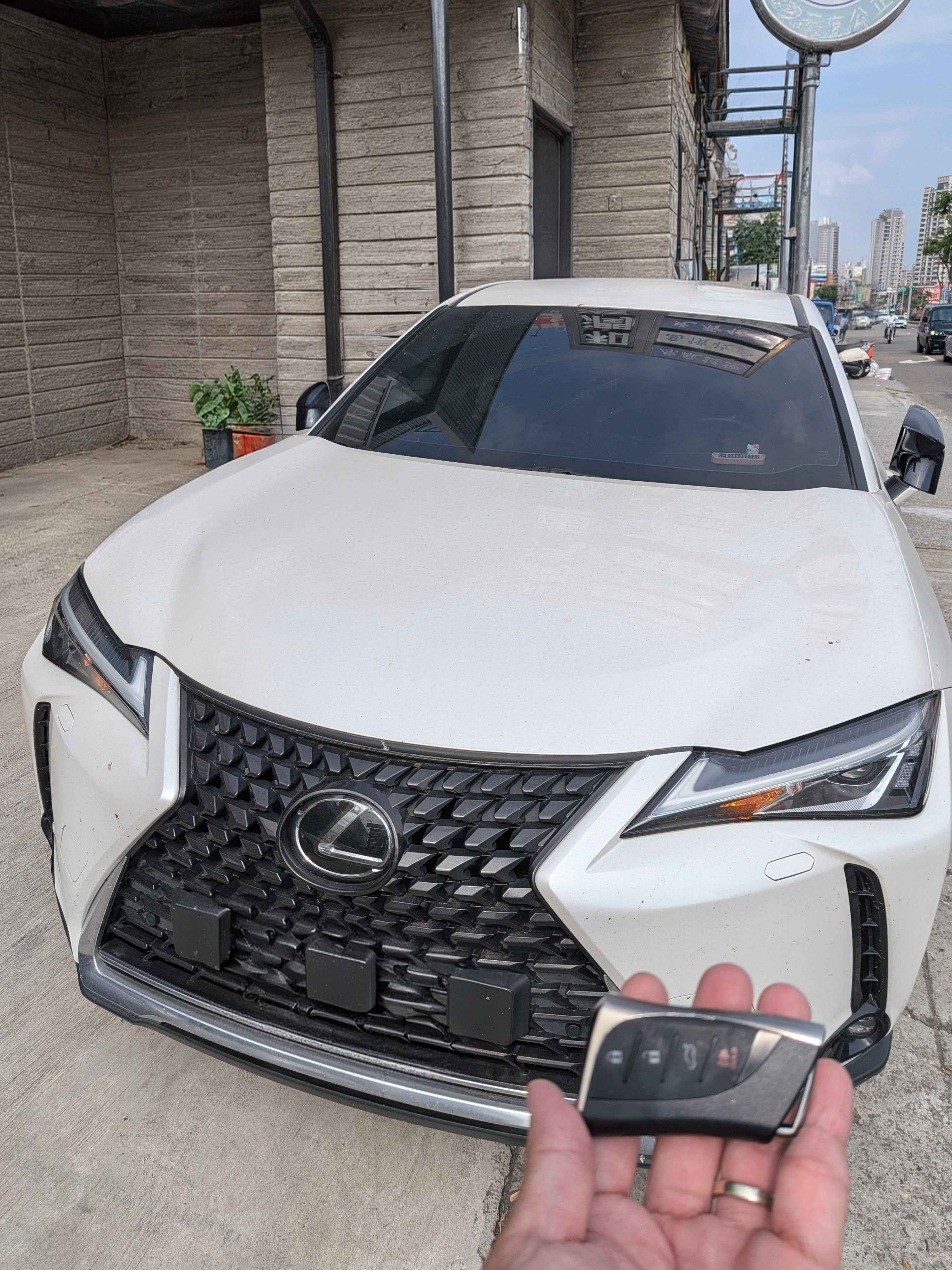 台中西屯 Lexus UX250 鑰匙全丟處理完成案例