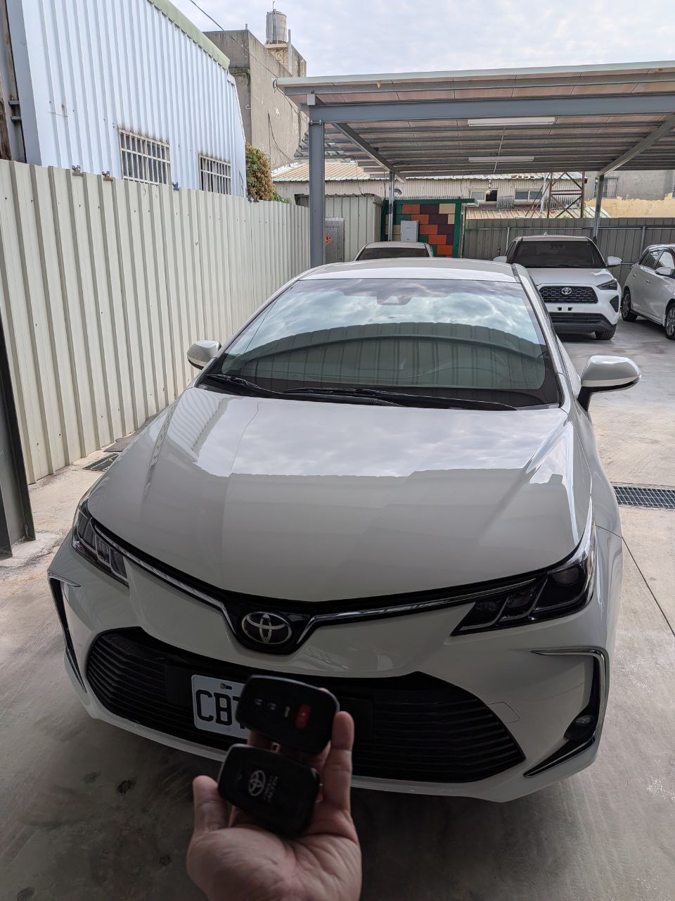 Toyota Altis 智能鑰匙全丟現場救援-台中清水